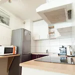 Elegant W/2 Terraces/mins To & Shops * 앙티브
